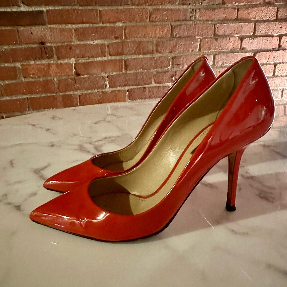 DOLCE & GABBANA RED PATENT LEATHER PUMPS 37.5